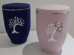 deux urnes avec motif