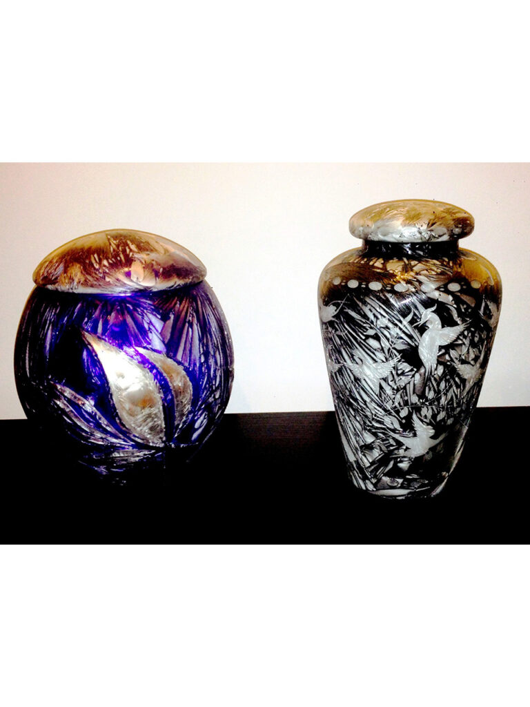 deux urnes en marbres